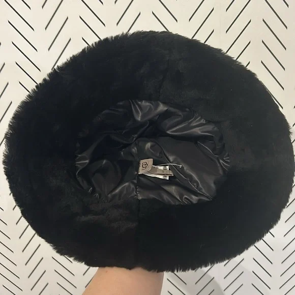 NWOT UGG Black Real Shearling and Polyester Bucket Hat - Picture 6 of 9